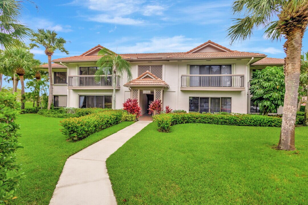 1109 Duncan Cir in Palm Beach Gardens, FL - Building Photo