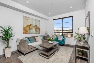 Venice Luxury Apartments in Los Angeles, CA - Building Photo - Building Photo