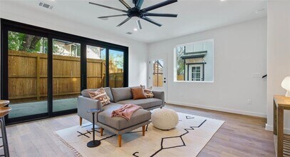 5506 Peppertree Pkwy in Austin, TX - Building Photo - Building Photo
