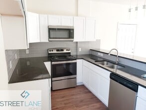 5007 Mallow St-Unit -Unit B in Houston, TX - Foto de edificio - Building Photo