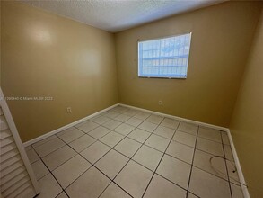 131 NW 77th St, Unit 7 in Miami, FL - Building Photo - Building Photo