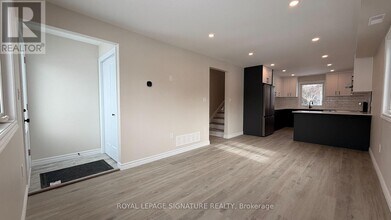 119 Wellington St in Whitby, ON - Building Photo - Building Photo