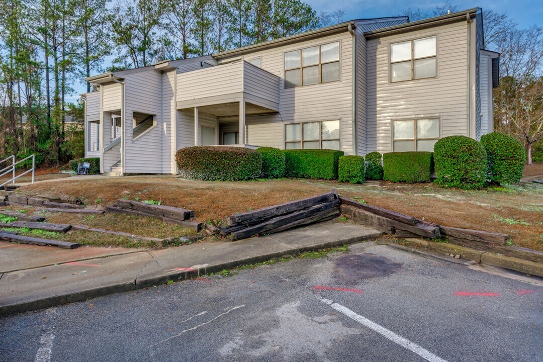100 Brighton Hl Cir in Columbia, SC - Building Photo