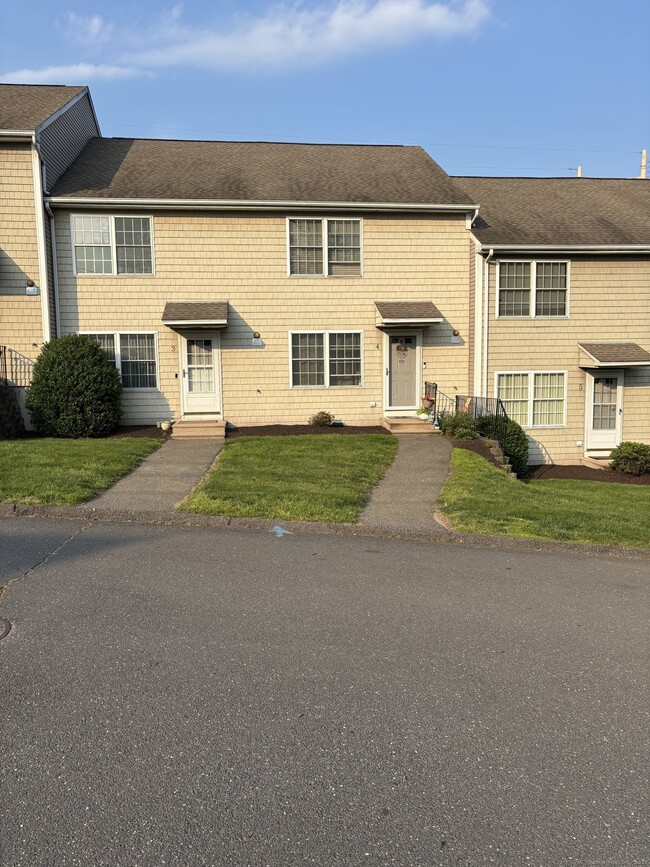 108 Mohican Ave in Waterbury, CT - Building Photo - Building Photo