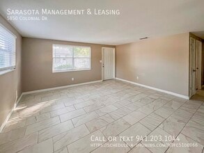 5850 Colonial Dr in Sarasota, FL - Building Photo - Building Photo