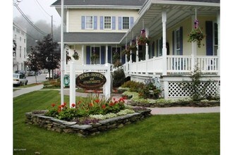 Park Hotel & Apartments in Honesdale, PA - Building Photo - Building Photo