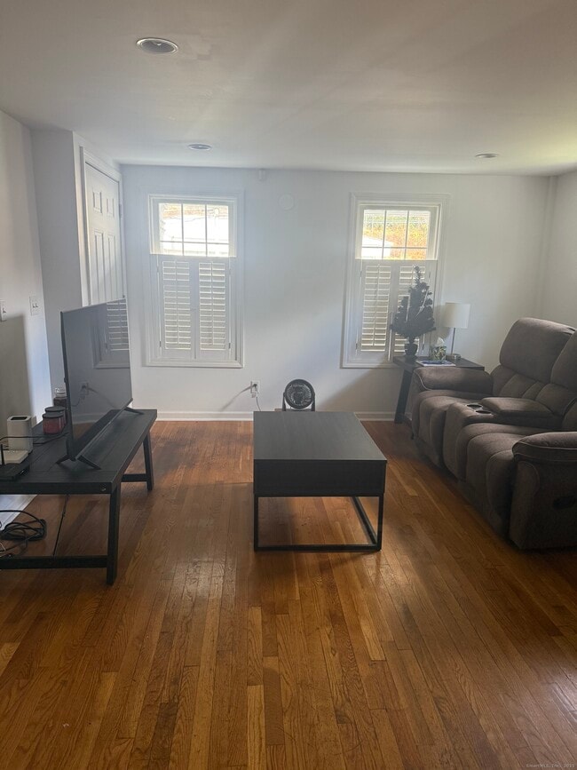 property at 1347 E Main St