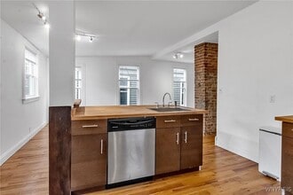 575 Auburn Ave in Buffalo, NY - Building Photo - Building Photo