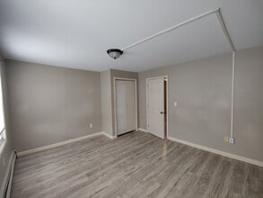 165 Merrimack St, Unit 2 in Manchester, NH - Building Photo - Building Photo