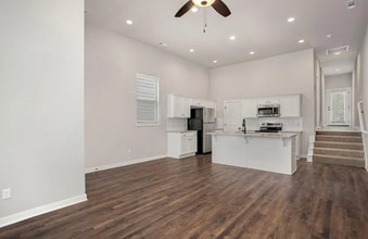 Hughes Townhomes in Fayetteville, AR - Foto de edificio - Interior Photo
