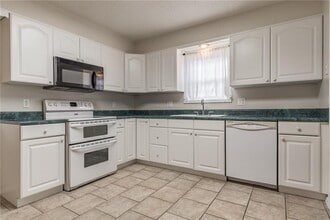 9 Shirley Ln in Edmond, OK - Building Photo - Building Photo