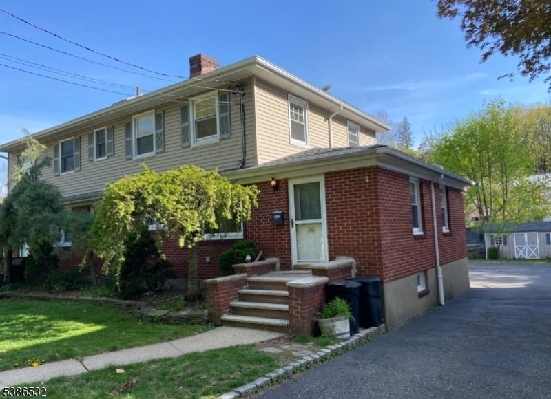 36 Elm Rd in Caldwell, NJ - Building Photo
