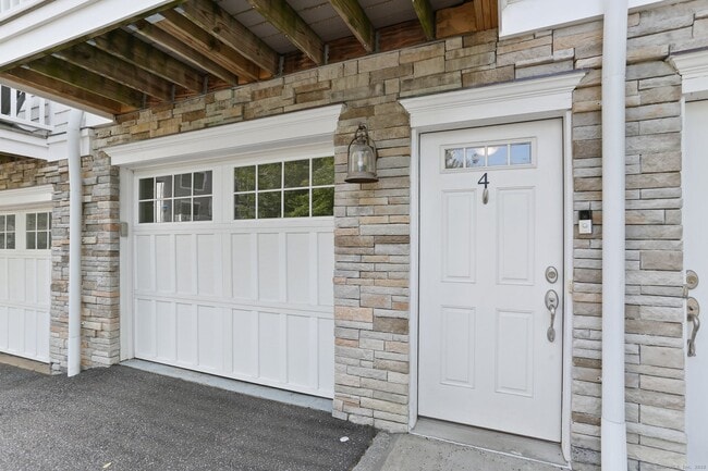 12 Willard Rd in Norwalk, CT - Building Photo - Building Photo