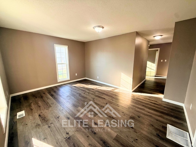 1700 NW Polk St in Topeka, KS - Building Photo - Building Photo