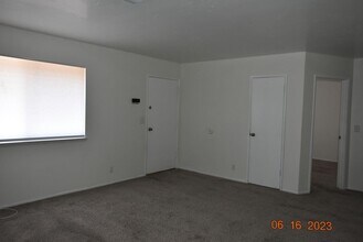 219 Panamint Ave in Ridgecrest, CA - Building Photo - Building Photo