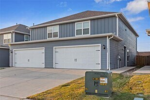 308 Marsh Ln in Princeton, TX - Building Photo