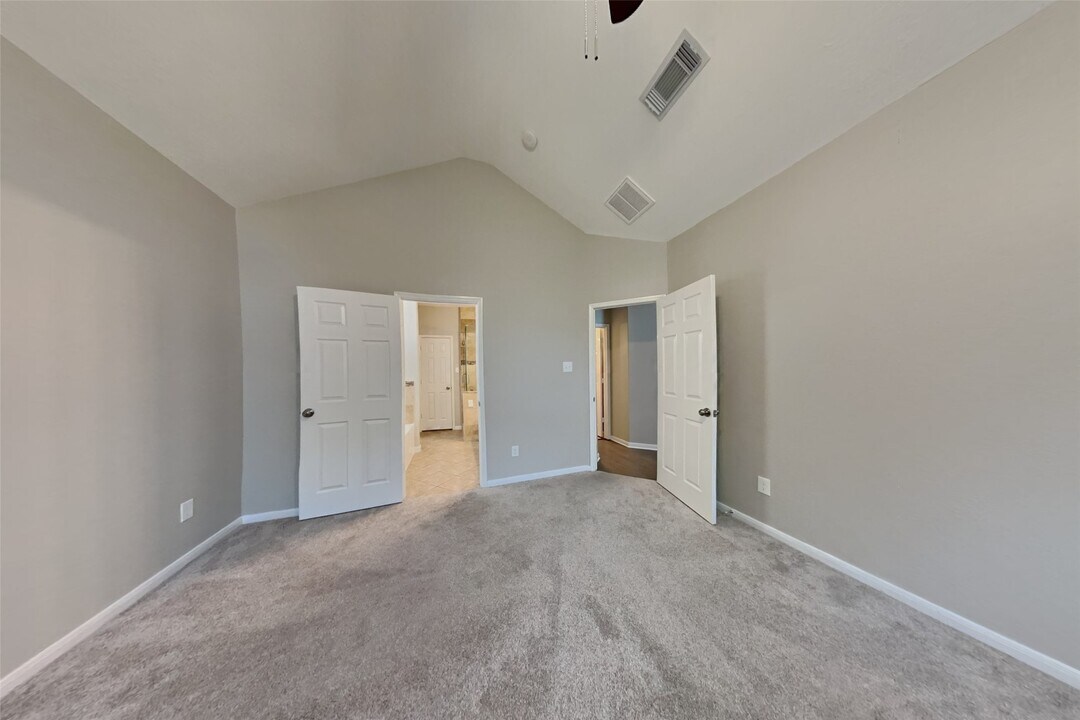 21549 Duke Alexander Dr in Humble, TX - Building Photo
