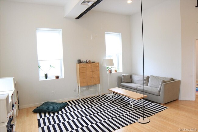 217 Main St in Beacon, NY - Building Photo - Building Photo