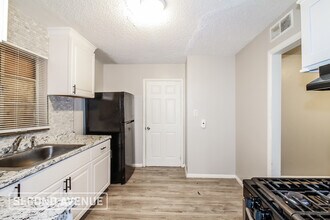 1800 NE 48th St in Oklahoma City, OK - Building Photo - Building Photo