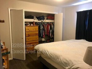 906 W Summit Ave in Flagstaff, AZ - Building Photo - Building Photo