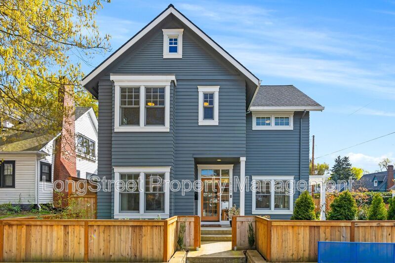 1510 NE Fremont St in Portland, OR - Building Photo