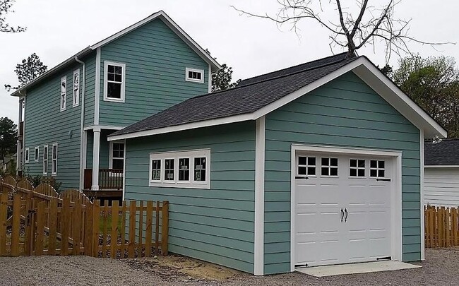 209 Springwood Way, Unit 1 in Southern Pines, NC - Foto de edificio - Building Photo