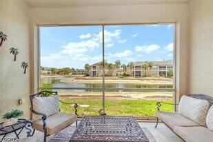 12171 Summergate Cir in Ft. Myers, FL - Building Photo