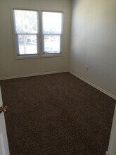 1347 Thayer Dr in Richland, WA - Building Photo - Building Photo