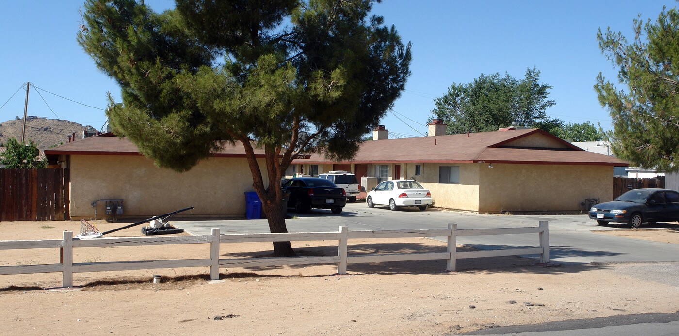 20245 Rimrock Rd in Apple Valley, CA - Building Photo