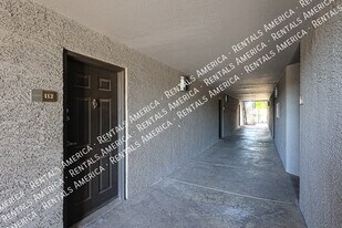 2025 E Campbell Ave in Phoenix, AZ - Building Photo