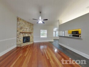 477 Federal Hill Rd in Orange Park, FL - Foto de edificio - Building Photo