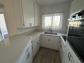 10205 Pinewood Ave in Los Angeles, CA - Building Photo - Building Photo