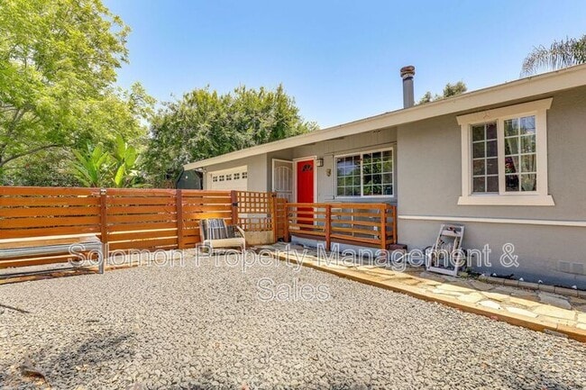 901 Eucalyptus Ave in Vista, CA - Building Photo - Building Photo