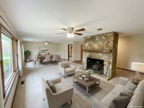 691 Kirkus Dr SE in Conyers, GA - Foto de edificio - Building Photo