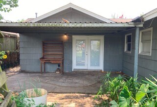 1202 Dunstan Rd in Pasadena, TX - Building Photo - Building Photo