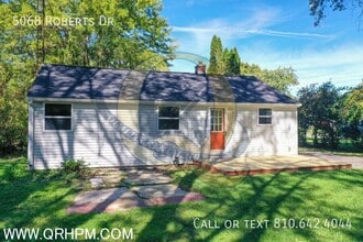 5068 Roberts Dr in Flint, MI - Building Photo - Building Photo