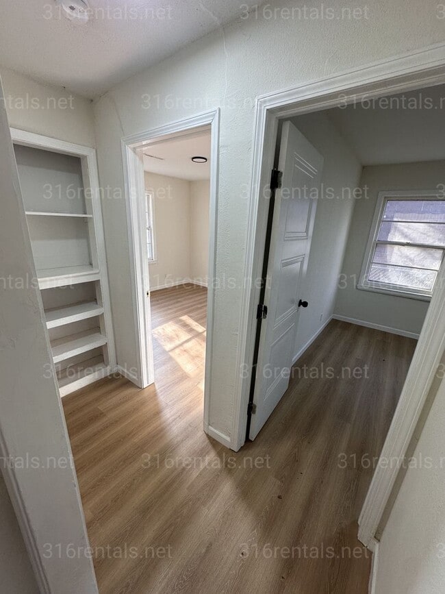 1018 N Volutsia in Wichita, KS - Building Photo - Building Photo