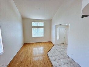 5914 W Tinazzi Way in Las Vegas, NV - Building Photo - Building Photo