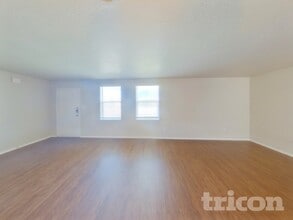 215 Bobbie Ann Ct in Granbury, TX - Building Photo - Building Photo