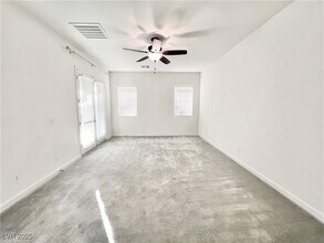 2117 Thames View St in Henderson, NV - Building Photo - Building Photo