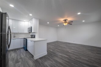 89 Brittany B in Delray Beach, FL - Foto de edificio - Building Photo