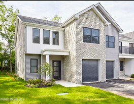 28 Colfax St in Toms River, NJ - Building Photo