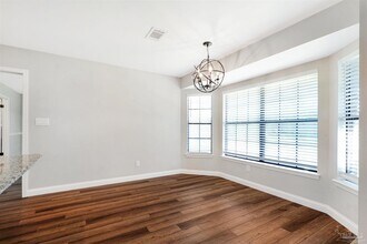 323 Twisted Oak Dr in Gonzalez, FL - Building Photo - Building Photo