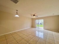 721 Cresting Oak Cir in Orlando, FL - Foto de edificio - Building Photo