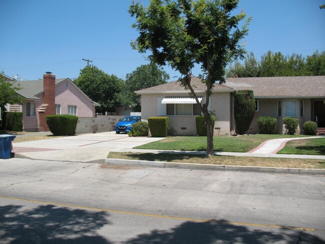 3121 W Wyoming Ave in Burbank, CA - Building Photo - Building Photo