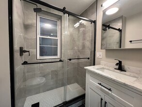 2048 N California Ave, Unit 1R in Chicago, IL - Building Photo - Building Photo