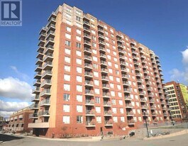 1369 Bloor St W in Toronto, ON - Building Photo