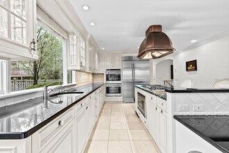 25 Laurus Ln in Newton, MA - Building Photo - Building Photo