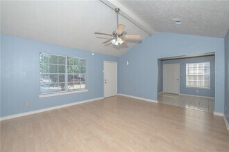 1813 Sara Dr, Unit A in College Station, TX - Building Photo - Building Photo