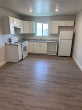 218 Doolittle Dr in Roseville, CA - Building Photo - Building Photo